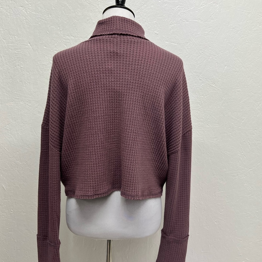 𝅺WOMEN'S Long Sleeve Turtleneck Cozy Boxy Cropped T-Shirt Wild Fable - Picture 6 of 10